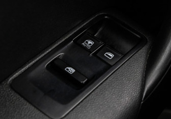 Подержанный автомобиль Volkswagen Polo Sedan 2012 года (14 фото)