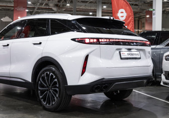 Подержанный автомобиль Exeed RX 2023 года (13 фото)