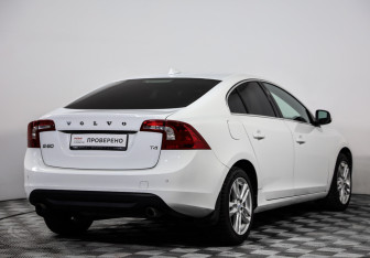 Подержанный автомобиль Volvo S60 2011 года (4 фото)