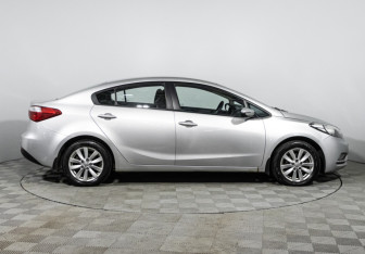 Подержанный автомобиль Kia Cerato Sedan 2013 года (4 фото)