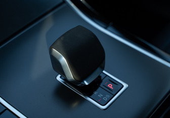 Новый Land Rover Range Rover Velar 2025 (29 фото)