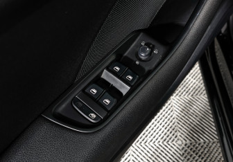 Подержанный автомобиль Audi A3 Hatchback 2014 года (10 фото)
