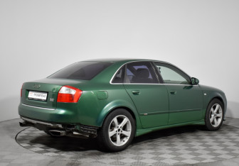 Подержанный автомобиль Audi A4 Sedan 2001 года (5 фото)