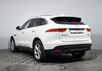 Подержанный автомобиль Jaguar F-Pace 2019 года (7 фото)