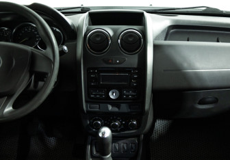 Подержанный автомобиль Renault Duster 2015 года (14 фото)
