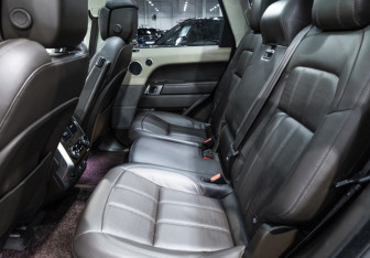 Подержанный автомобиль Land Rover Range Rover Sport 2018 года (21 фото)