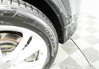 Подержанный автомобиль Infiniti FX 2012 года (11 фото)