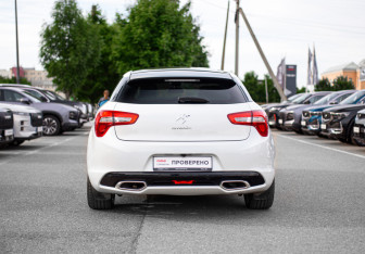 Подержанный автомобиль Citroen DS5 2013 года (5 фото)