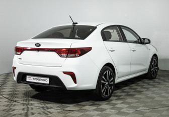 Подержанный автомобиль Kia Rio Sedan 2017 года (5 фото)