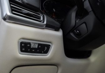 Подержанный автомобиль BMW X5 2020 года (23 фото)