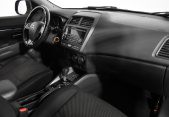 Подержанный автомобиль Mitsubishi ASX 2018 года (12 фото)