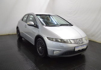 Подержанный автомобиль Honda Civic Hatchback 2008 года (3 фото)