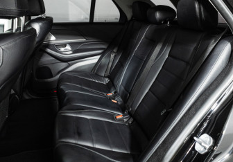 Подержанный автомобиль Mercedes-Benz GLE 2020 года (10 фото)