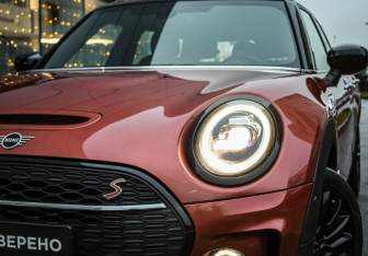 Подержанный автомобиль MINI Clubman Wagon 2019 года (2 фото)