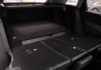 Подержанный автомобиль Land Rover Range Rover Velar 2018 года (28 фото)
