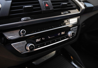 Подержанный автомобиль BMW X4 2020 года (18 фото)