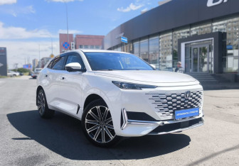 Подержанный автомобиль Changan UNI-K 2023 года (3 фото)