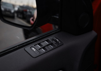 Подержанный автомобиль Land Rover Discovery Sport 2017 года (23 фото)