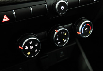 Подержанный автомобиль LADA (ВАЗ) Vesta Sedan 2023 года (17 фото)