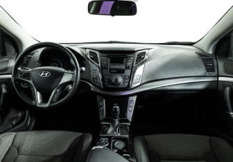 Подержанный автомобиль Hyundai i40 Sedan 2015 года (13 фото)