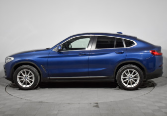 Подержанный автомобиль BMW X4 2021 года (8 фото)