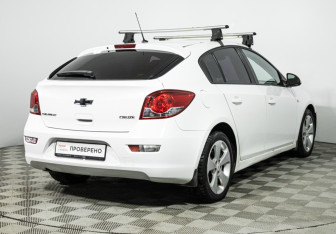 Подержанный автомобиль Chevrolet Cruze Hatchback 2013 года (5 фото)