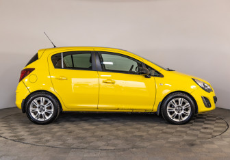 Подержанный автомобиль Opel Corsa 2013 года (4 фото)