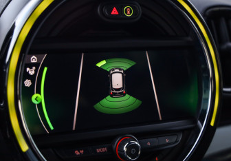 Подержанный автомобиль MINI Countryman 2018 года (17 фото)