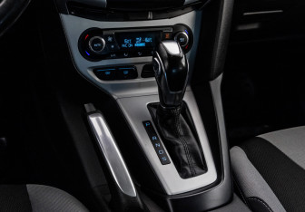 Подержанный автомобиль Ford Focus Hatchback 2012 года (13 фото)