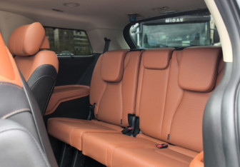 Подержанный автомобиль Kia Carnival 2021 года (14 фото)