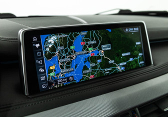 Подержанный автомобиль BMW X5 2017 года (18 фото)