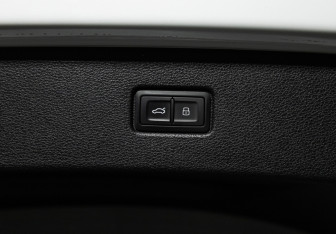 Подержанный автомобиль Audi Q7 2019 года (22 фото)