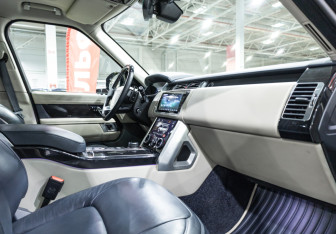 Подержанный автомобиль Land Rover Range Rover 2019 года (19 фото)