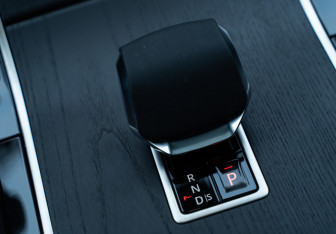 Новый Land Rover Range Rover Velar 2025 (15 фото)