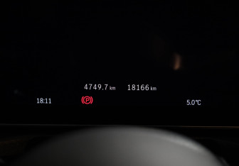 Подержанный автомобиль Land Rover Range Rover Sport 2015 года (10 фото)