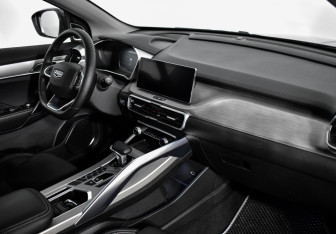 Подержанный автомобиль Geely Coolray 2022 года (15 фото)