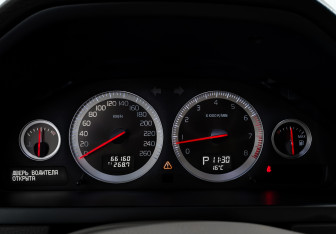 Подержанный автомобиль Volvo XC90 2011 года (18 фото)