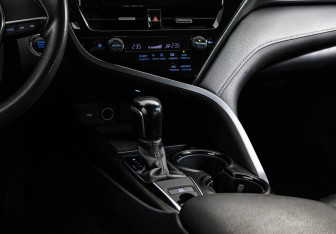 Подержанный автомобиль Toyota Camry Sedan 2021 года (14 фото)