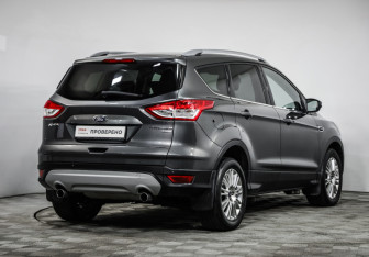 Подержанный автомобиль Ford Kuga 2015 года (5 фото)