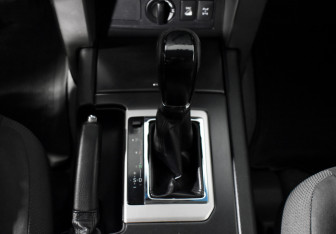 Подержанный автомобиль Toyota Land Cruiser Prado 2012 года (10 фото)