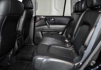 Подержанный автомобиль Nissan Patrol 2014 года (13 фото)