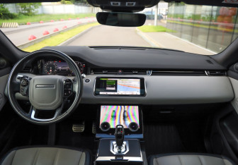 Подержанный автомобиль Land Rover Range Rover Evoque 2019 года (11 фото)