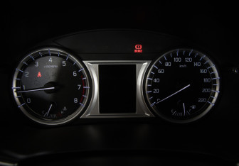 Подержанный автомобиль Suzuki Vitara 2015 года (16 фото)