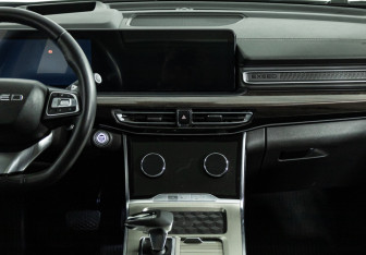 Подержанный автомобиль Exeed VX 2023 года (14 фото)