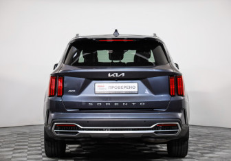 Подержанный автомобиль Kia Sorento 2022 года (6 фото)