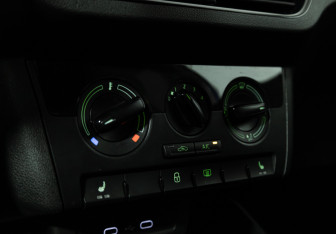 Подержанный автомобиль Skoda Rapid Liftback 2021 года (15 фото)