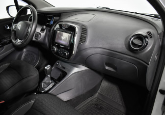 Подержанный автомобиль Renault Kaptur 2017 года (12 фото)
