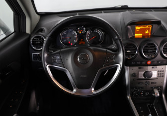 Подержанный автомобиль Opel Antara 2014 года (10 фото)