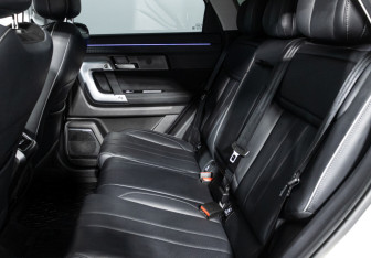 Подержанный автомобиль Jaecoo J7 2024 года (10 фото)