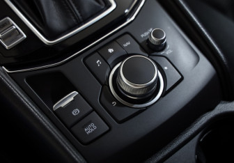 Подержанный автомобиль Mazda CX-5 2021 года (18 фото)